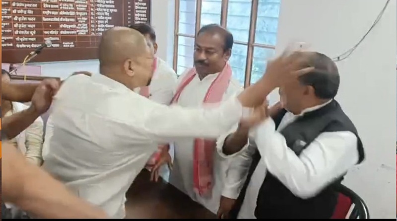 Akhilesh Yadav takes major action after Gorakhpur slap incident, dissolves all district units